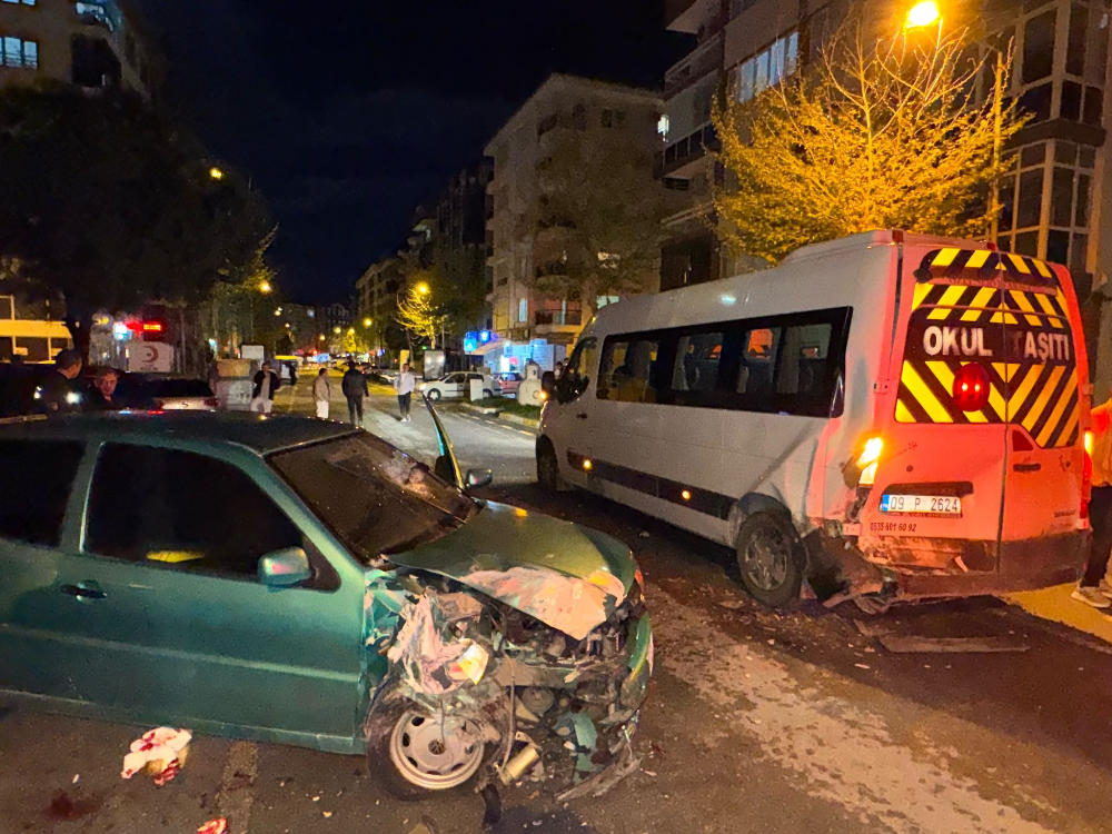 Söke’de otomobil servis aracına çarptı: 3 yaralı