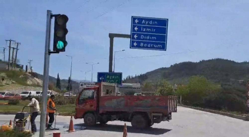 Ağaçlı Kavşağına Sensör Tabanlı Akıllı Sinyalizasyon Sistemi