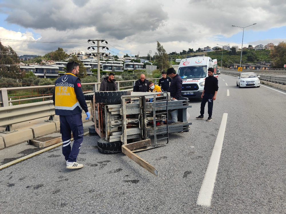 Kuşadası’nda Forklift Kazası: 19 Yaşındaki İşçi Yaralandı