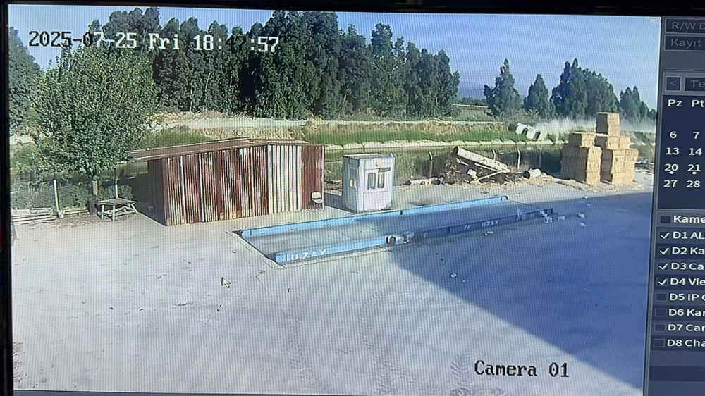 Pikap sulama kanalına böyle devrildi